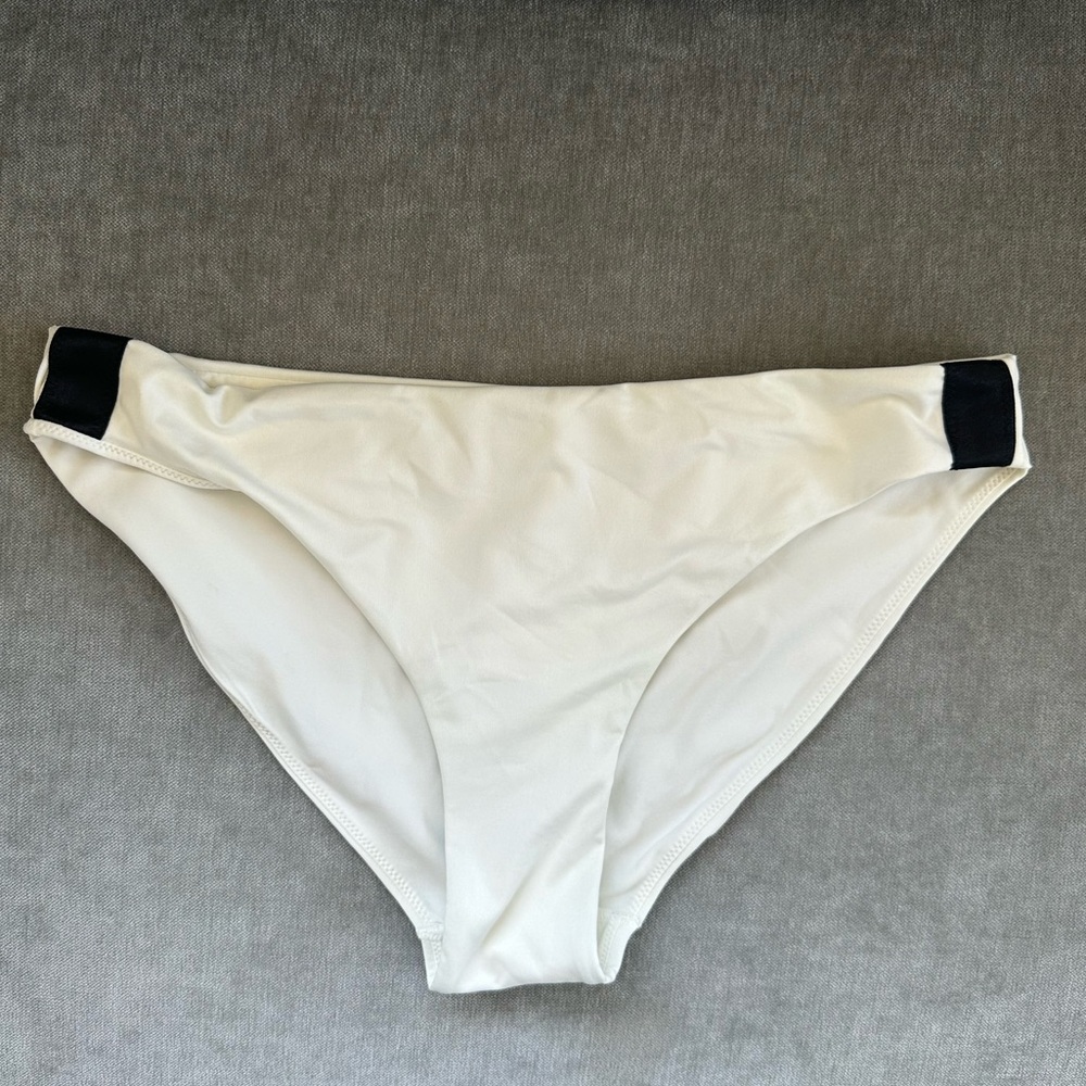 NWT H&M Swim Suit Bikini Bottoms Size 6